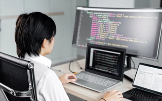 南宁 ,php声明和调用变量的符号是什么？